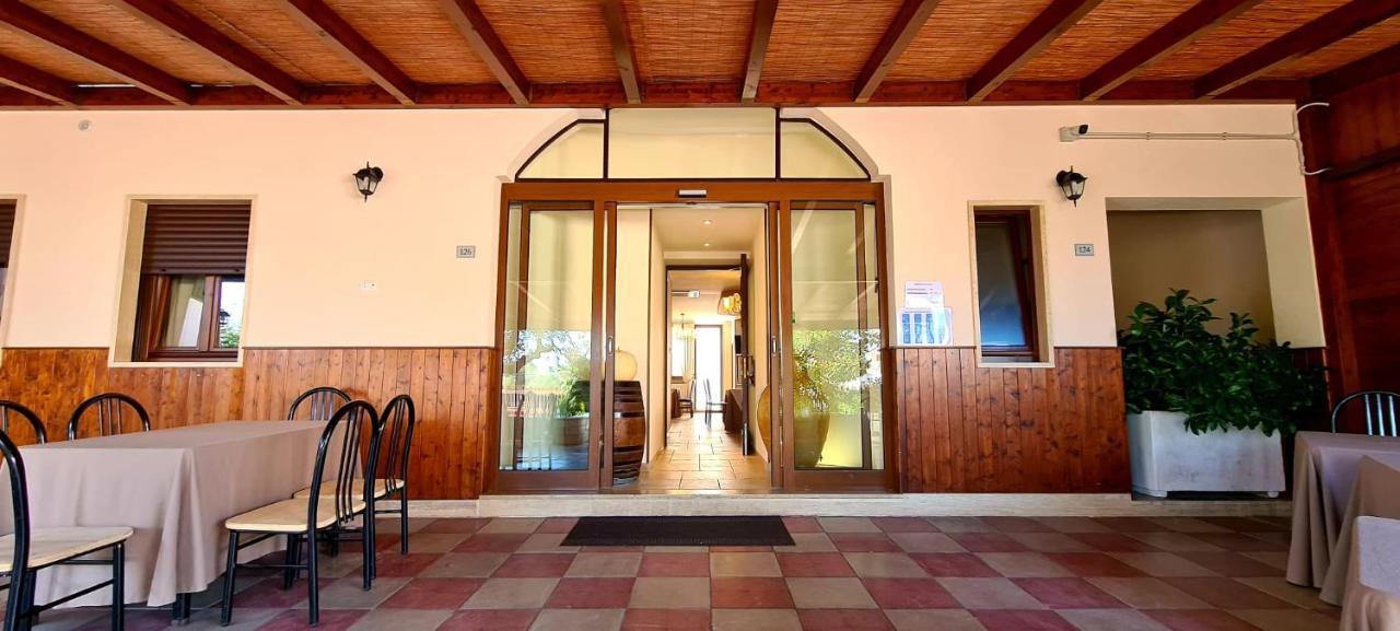 Bed And Breakfast La Terrazza Cisternino Exterior foto